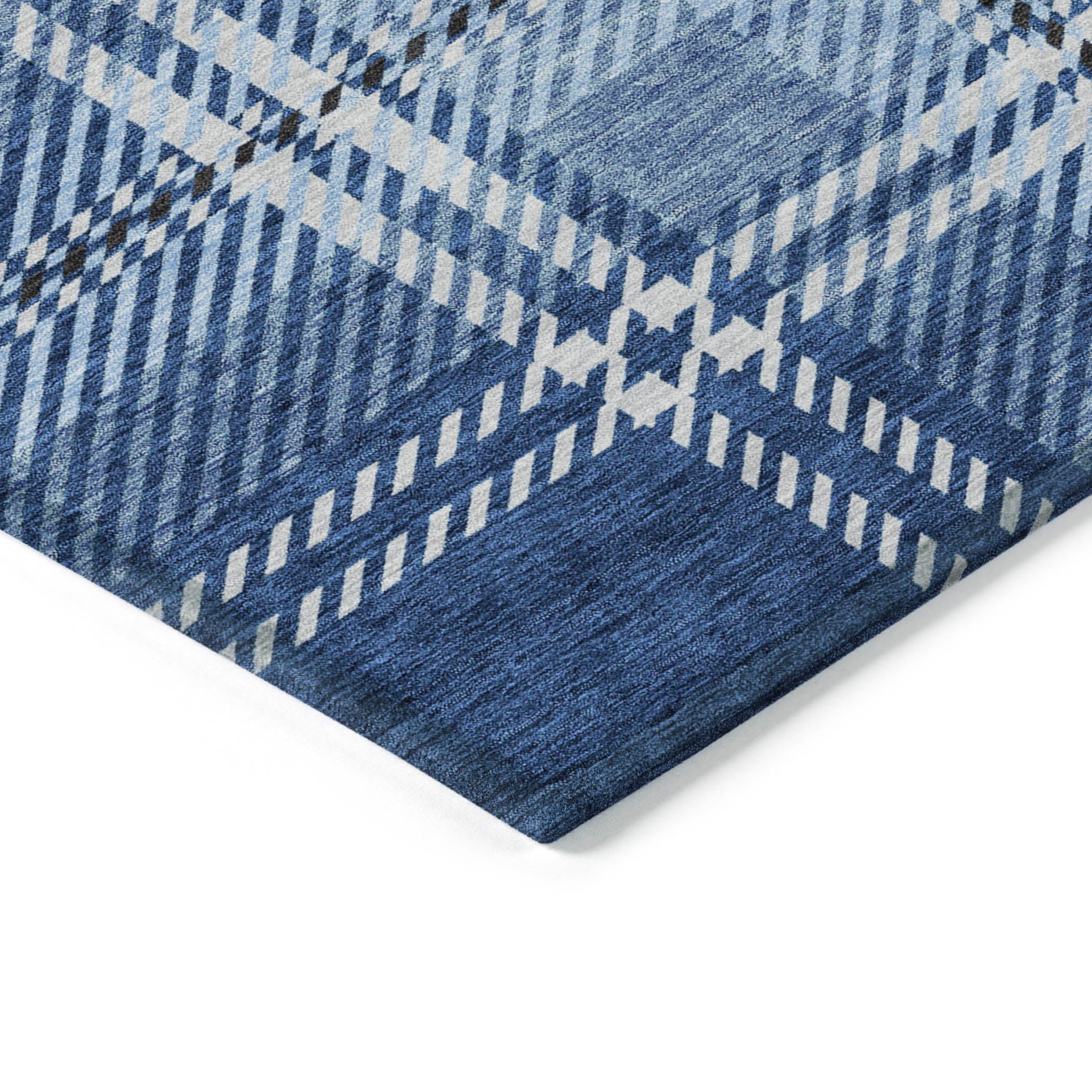 Spiral Whispers Navy Washable Indoor-Outdoor Rug