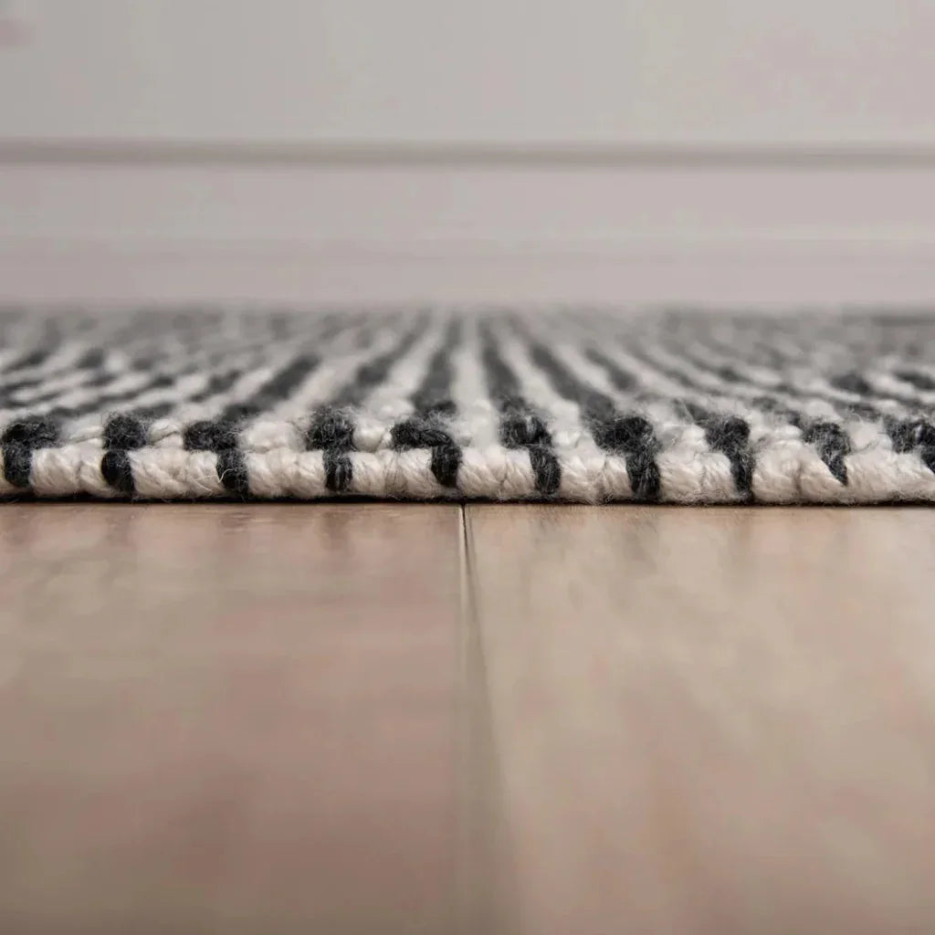 Basi 5x7 Indoor Outdoor Black Patio Rug - LOOMLAN - LOOMLAN - Outdoor Rugs