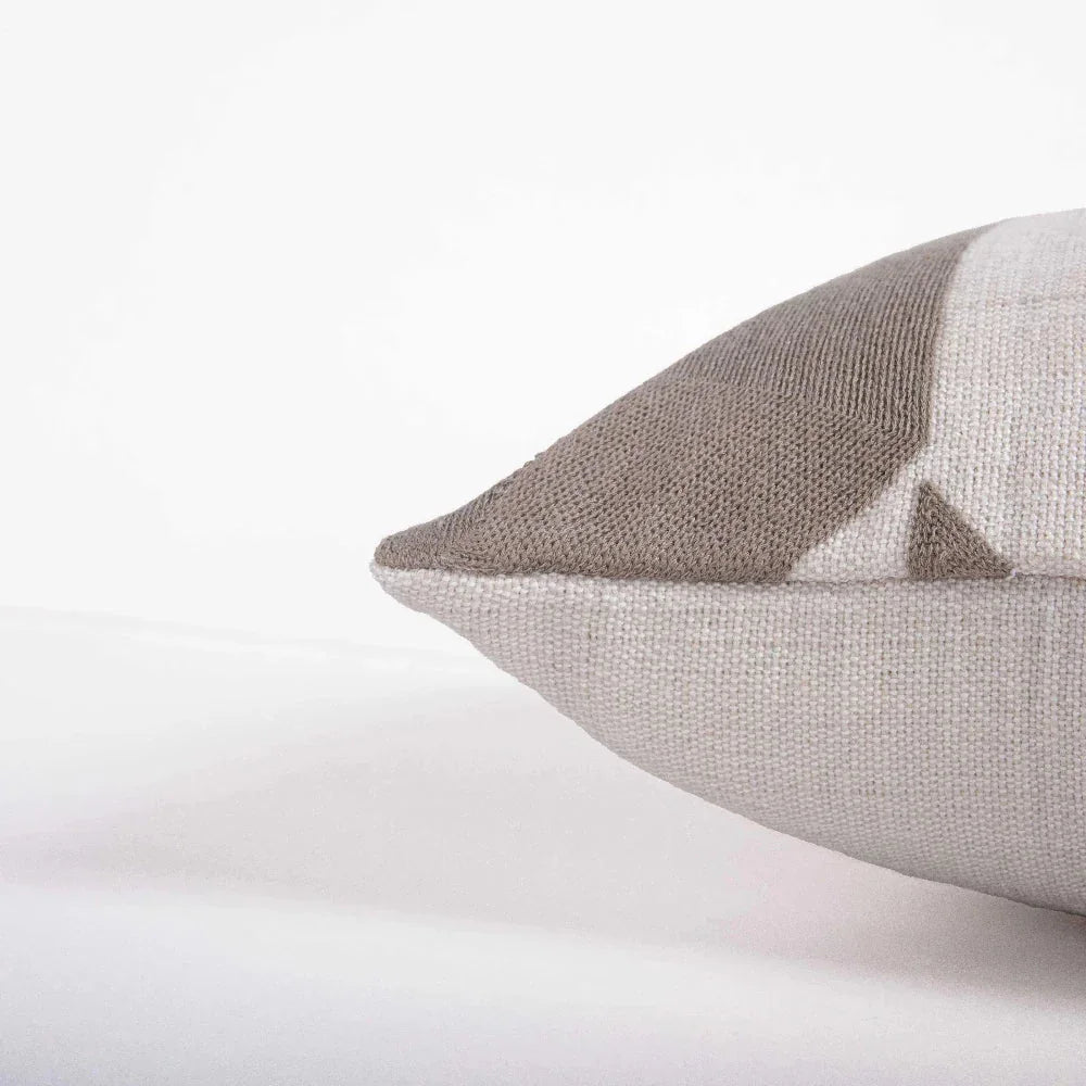 LOOMLAN Gloe Outdoor Throw Pillows