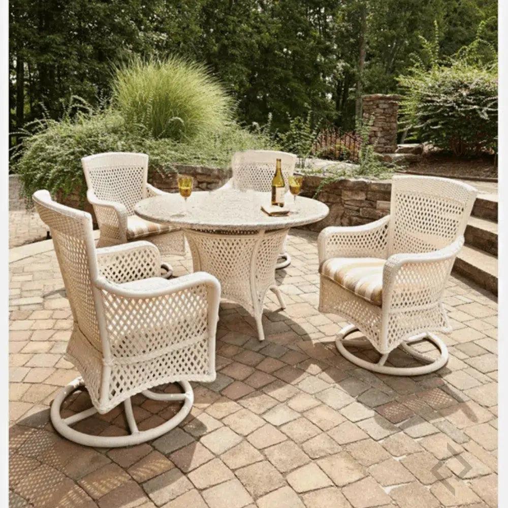 Lloyd Flanders Grand Traverse 48" Round Umbrella Dining Table