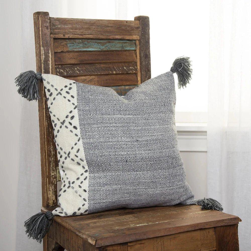 LOOMLAN Lois Outdoor Throw Pillow With Tassels