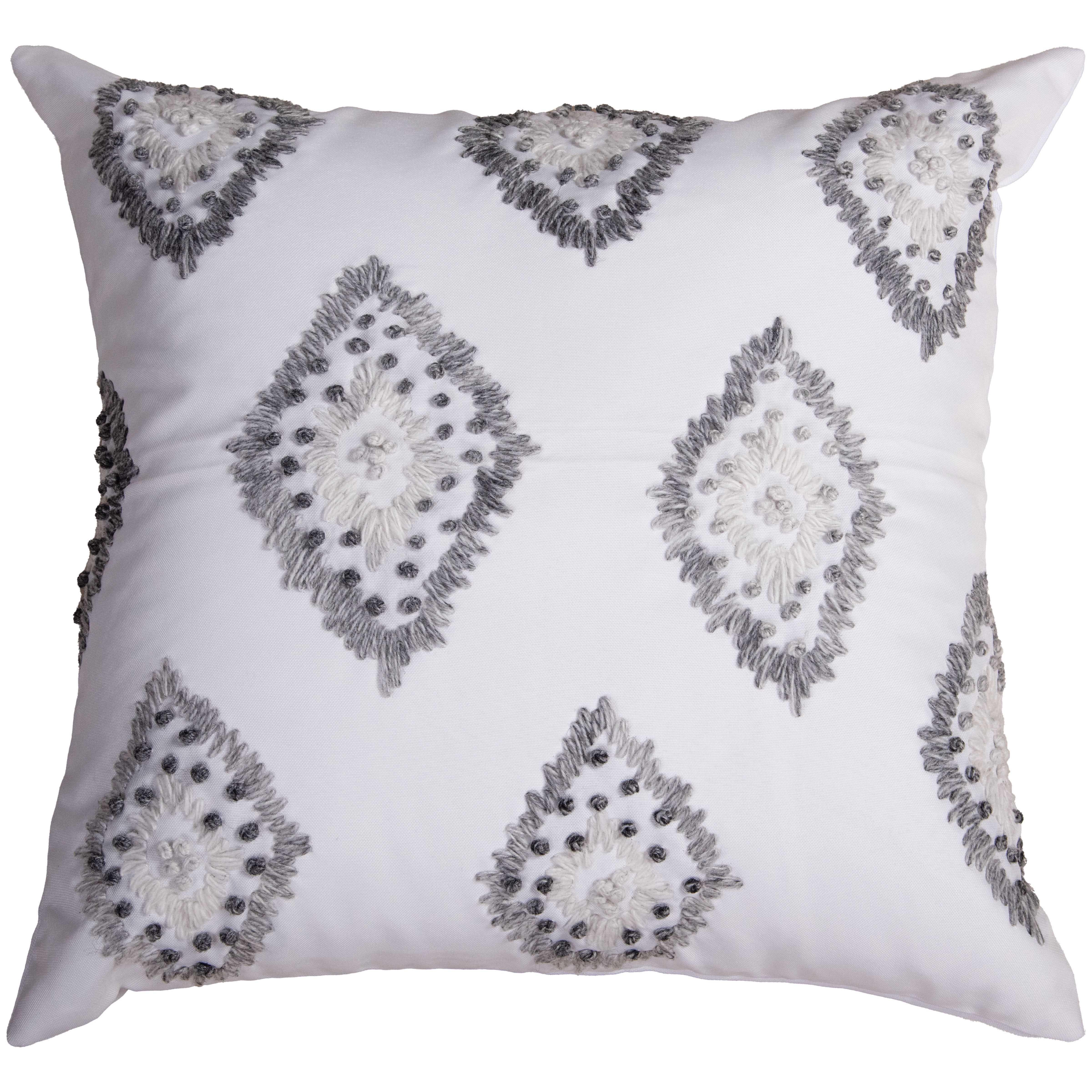 Medallion Ivory Outdoor Throw Pillows Outdoor Pillows LOOMLAN By LOOMLAN