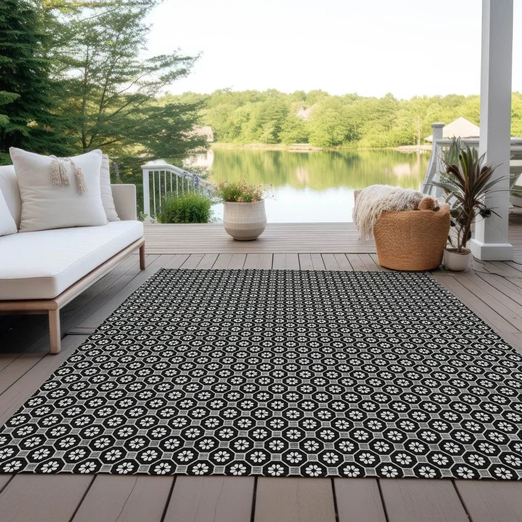 LOOMLAN Rugs Luthira Black Washable Indoor-Outdoor Rug