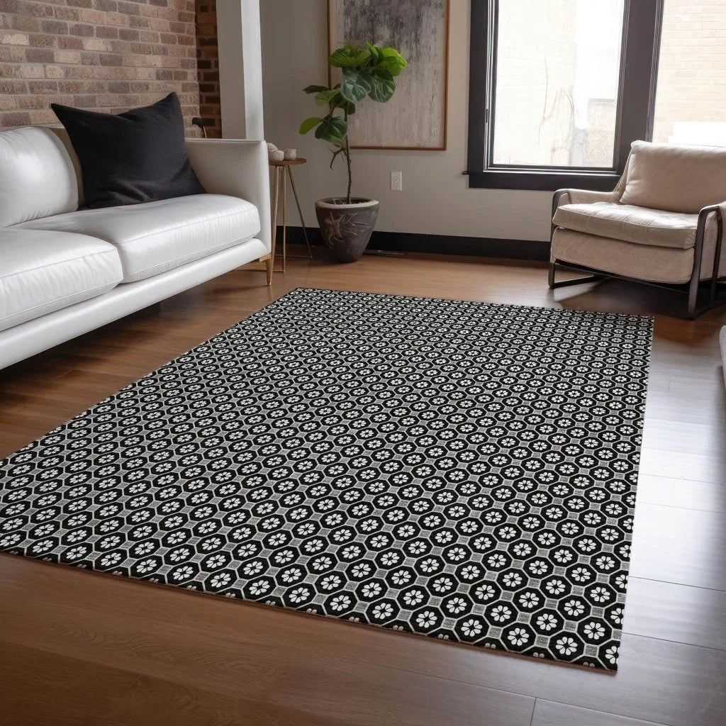 LOOMLAN Rugs Luthira Black Washable Indoor-Outdoor Rug