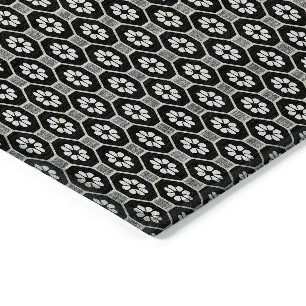 LOOMLAN Rugs Luthira Black Washable Indoor-Outdoor Rug